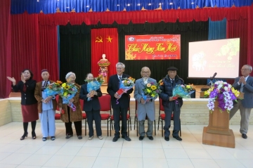 Hội Cựu giáo chức tổ chức Gặp mặt và mừng thọ hội viên đầu Xuân Bính Thân 2016
